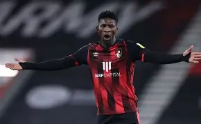 ymy体育官网-关于费德勒在勇士比赛中惊艳表现比利亚雷亚尔主帅复盘备战西甲，现场解说直呼：勒沃库森今晚防线松动的信息